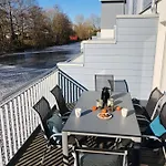 Familienhaus An Der Nordsee - Sauna - Kamin - Suedterrasse Direkt Ueber Dem Wasser *