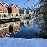 Familienhaus An Der Nordsee - Sauna - Kamin - Suedterrasse Direkt Ueber Dem Wasser Schillig