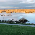 Familienhaus An Der Nordsee - Sauna - Kamin - Suedterrasse Direkt Ueber Dem Wasser *