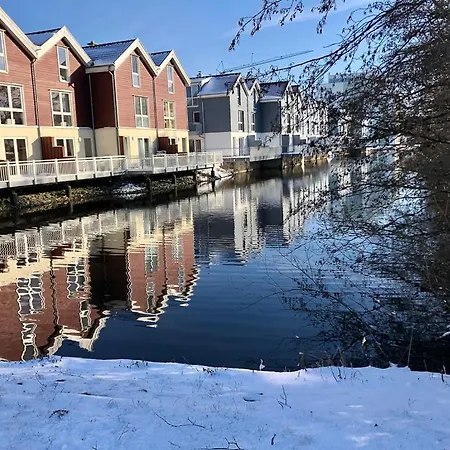 Familienhaus An Der Nordsee - Sauna - Kamin - Suedterrasse Direkt Ueber Dem Wasser Schillig