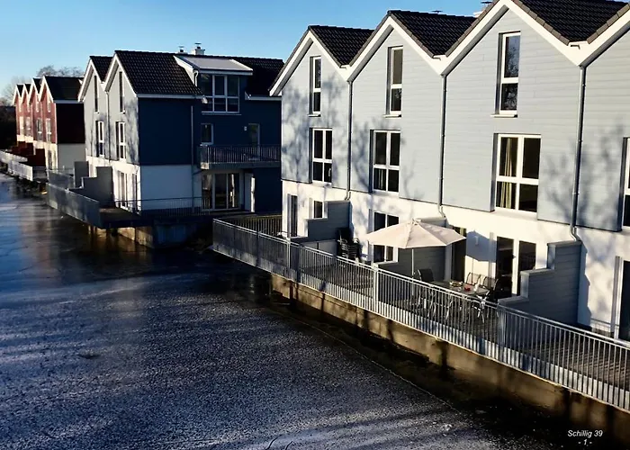 Διαμέρισμα Familienhaus An Der Nordsee - Sauna - Kamin - Suedterrasse Direkt Ueber Dem Wasser *