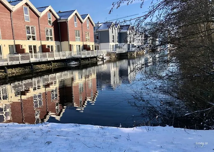 Familienhaus An Der Nordsee - Sauna - Kamin - Suedterrasse Direkt Ueber Dem Wasser Schillig