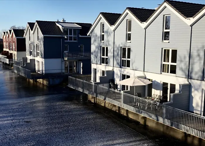 Familienhaus An Der Nordsee - Sauna - Kamin - Suedterrasse Direkt Ueber Dem Wasser * Schillig